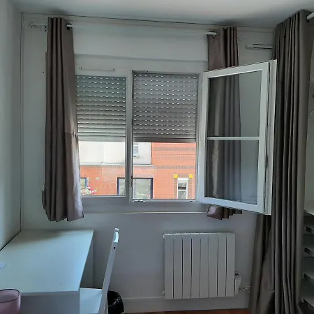 Pratique Et Calme Dans Centre De Evry Habitación en casa particular