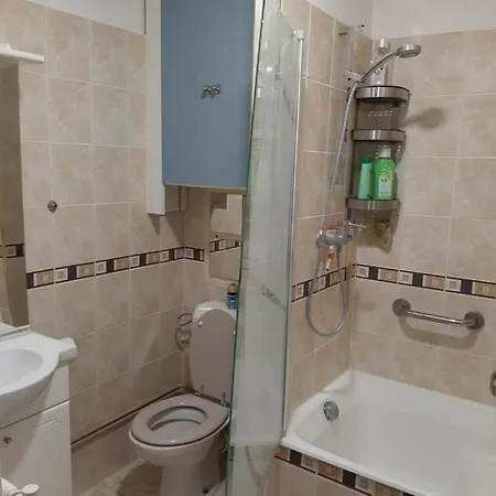 Pratique Et Calme Dans Centre De Evry Habitación en casa particular Courcouronnes