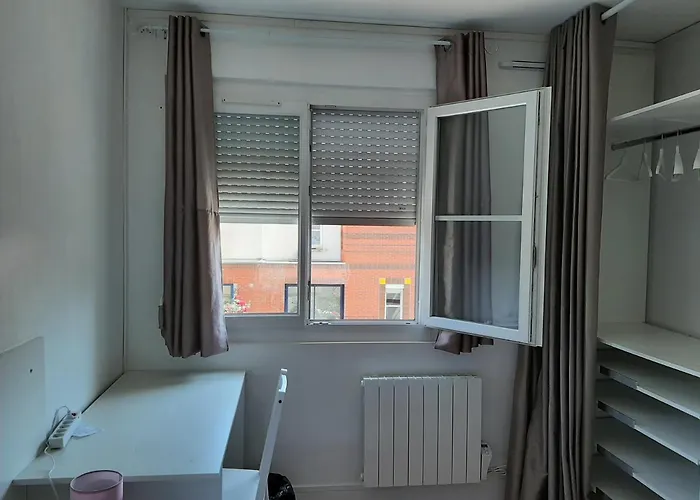 Pratique Et Calme Dans Centre De Evry Accommodatie bij particulieren